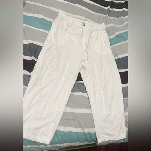 100% Cotton Women's White Cropped Pants